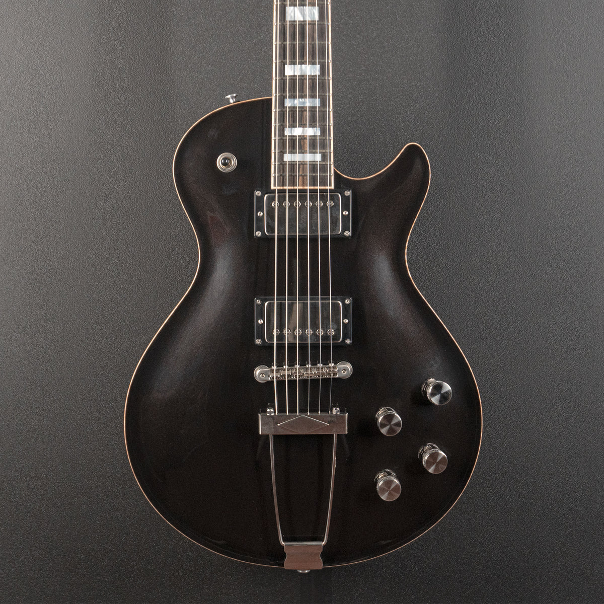 Macon Carved Top - Metallic Black